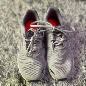 EUC women’s Reebok Running Shoes size 8.5